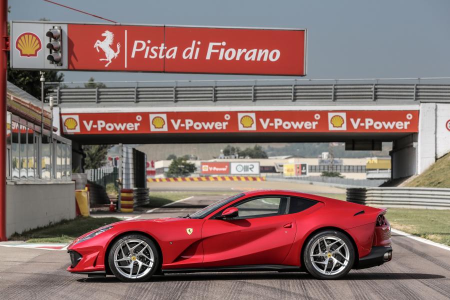  Ferrari 812 Superfast 2017 года  (фото 86 из 91)